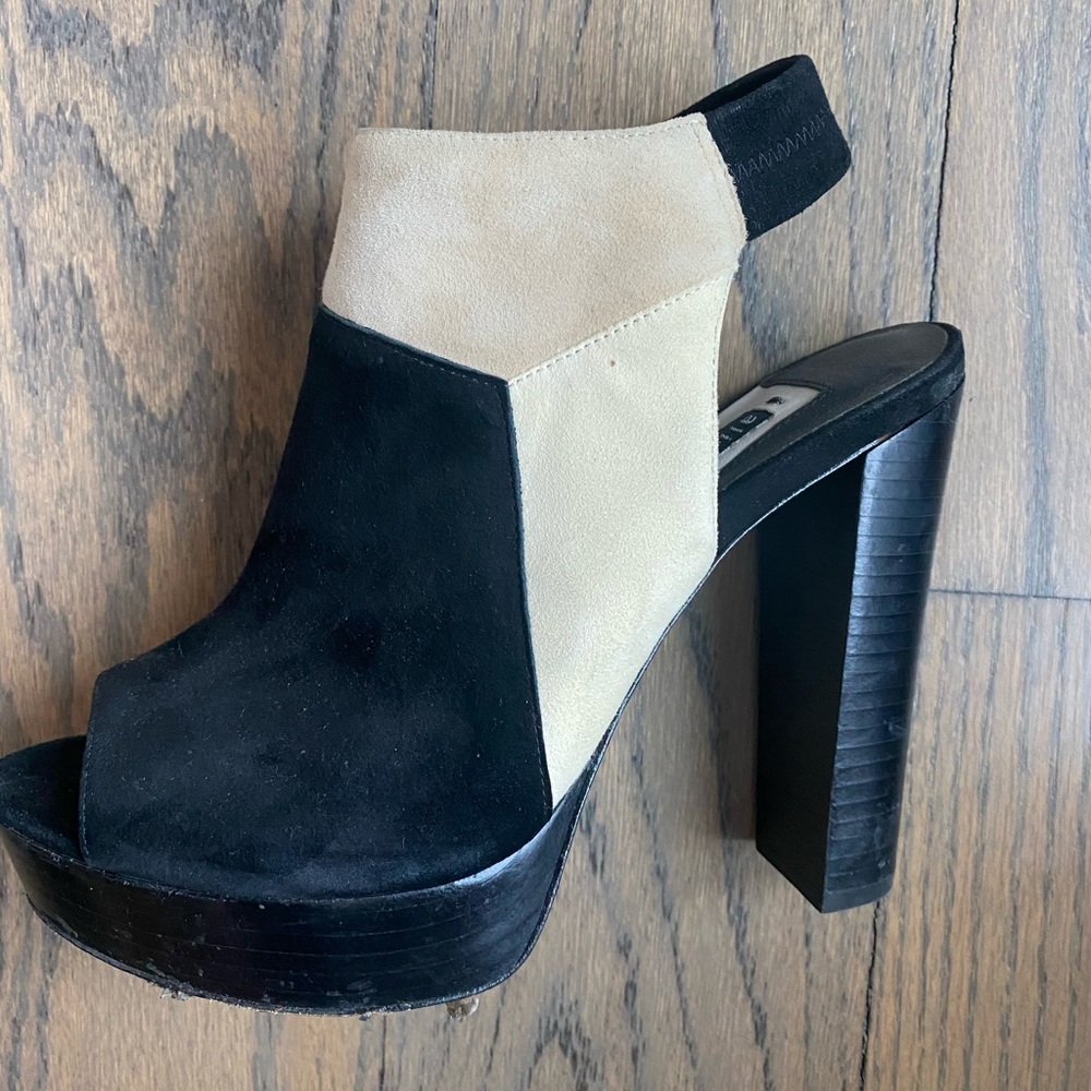 Alice & Olivia Heeled Sandals